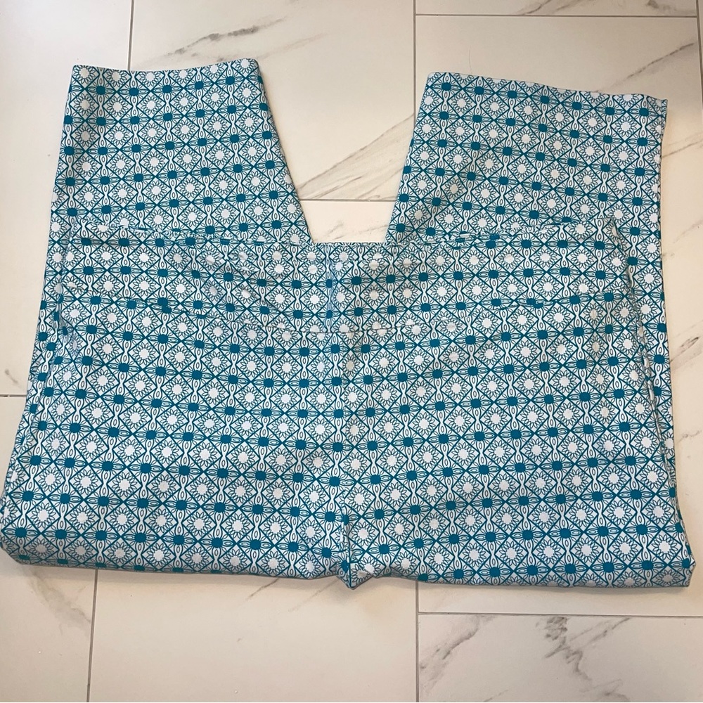 Zac and Rachel crops, 22W
